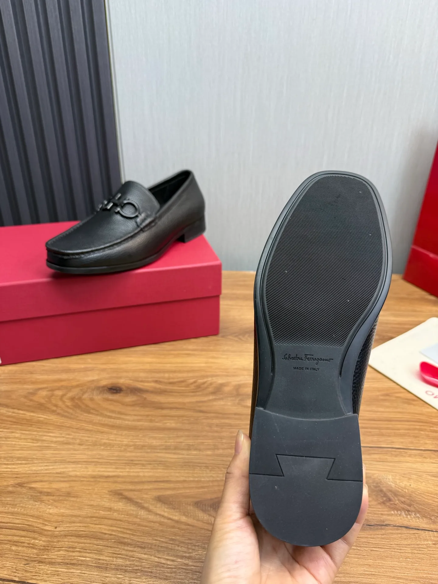 Men's shoes 💰760💰 Ferragamo. [Ferragamo] Men's Loaf leather shoes, the latest hot style, 1:1 original purchase quality, top quality, imported open-edge beaded cowhide leather on the upper, hand-made three-dimensional stitching highlights the round toe design, the inner feet are made of imported cowhide, with original wear-resistant rubber outsole, matching code 39-44, (38, 45 custom-made, non-refundable)